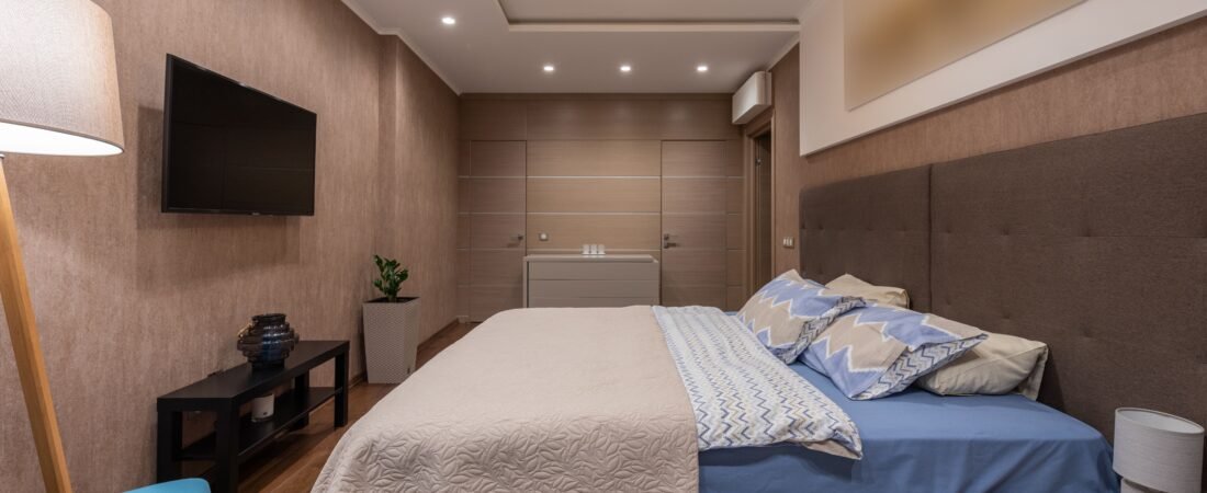 Bedroom Decor: 5 Best Products for a Beautiful & Cozy Bedroom
